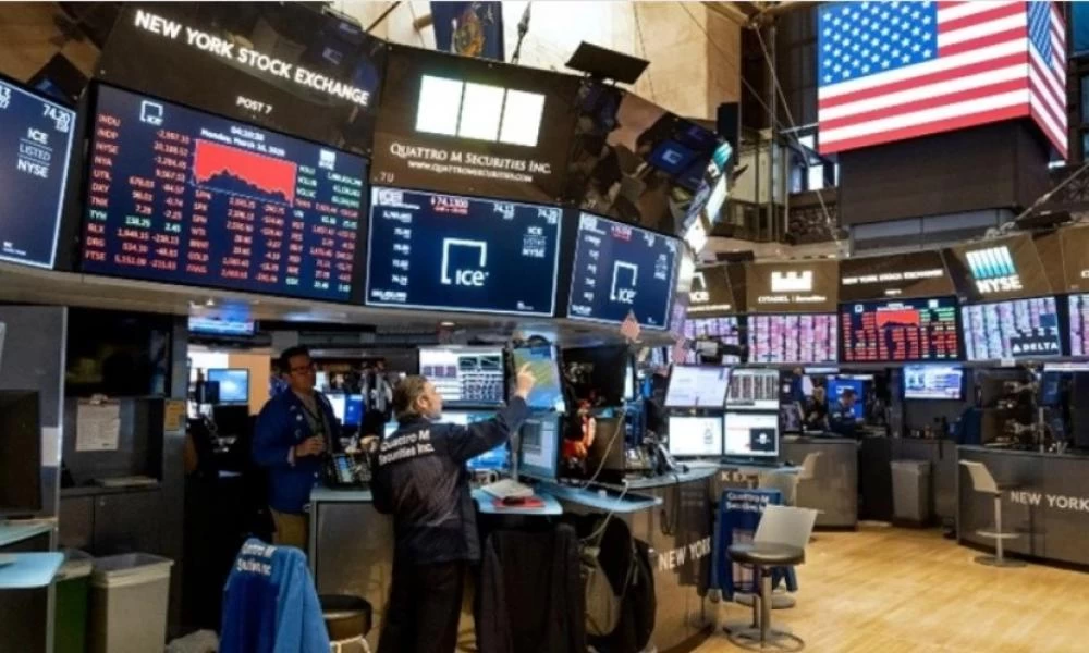 Wall Street: Η Ουκρανία βυθίζει ξανά τους δείκτες - Πτώση 230 μονάδων για τον Dow Jones